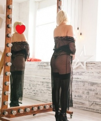 У меня есть все, чтобы реализовать твои самые сокровенные фантазии. Встреча со мной превратится в настоящую сказку, где ты будешь главным героем. Моя опытность и нежность позволяют мне доставить незабываемое удовольствие каждому моменту нашей встречи. Живу в Москве, готова пригласить тебя к себе или приехать в гости. Обещаю незабываемые эмоции и максимум удовольствия. Контактируй со мной с помощью фото и описания на моей странице. Жду тебя, мое сокровище! 💋🌹 9878, 39 лет